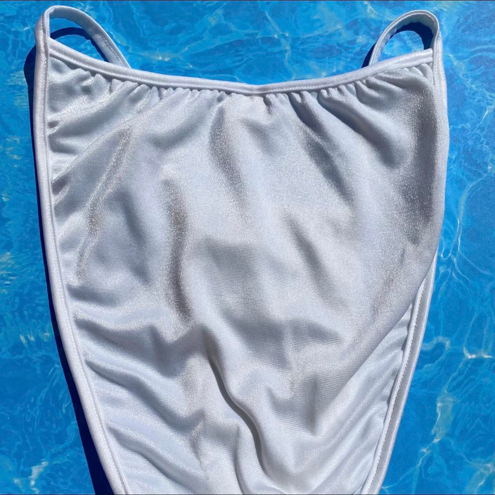 
                      
                        90’s Retro Moderate Coverage Bikini Bottom | Bright White
                      
                    