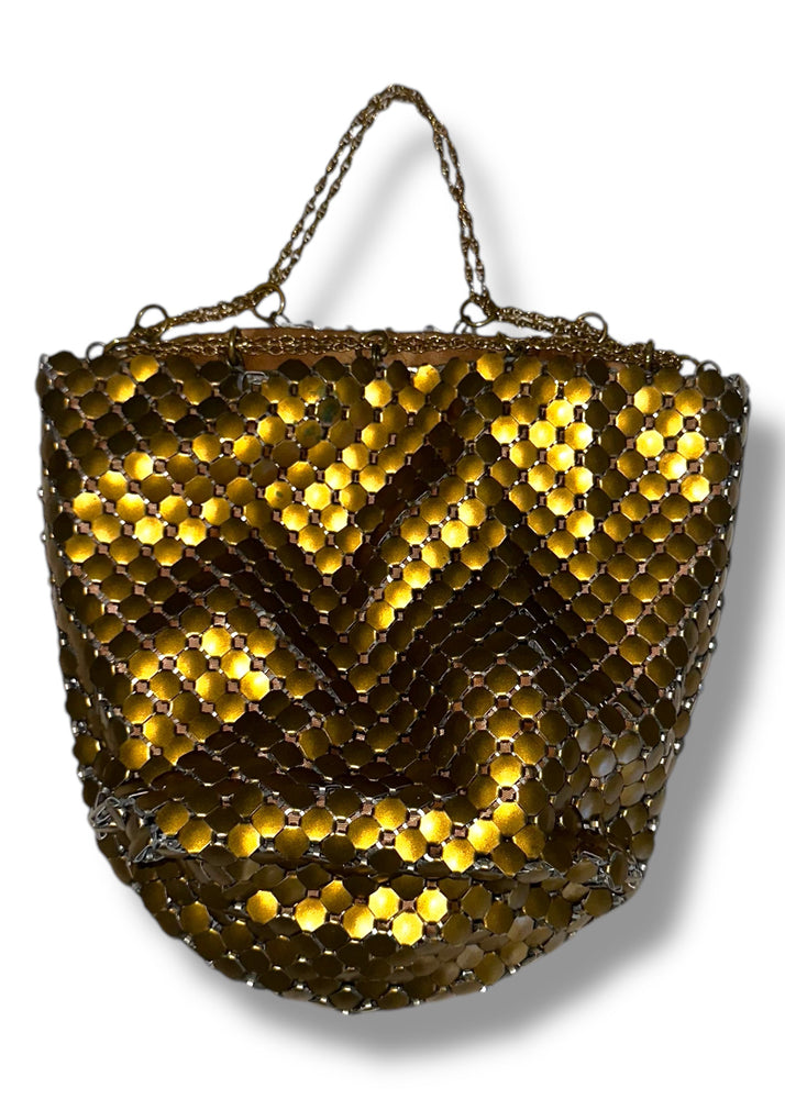 1970s Whiting & Davis Gold Chainmail Cinch Wristlet – Vintage Mini Purse