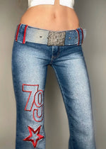 Y2K Rare Embroidered, Pocketless Flared Jeans & Engraved Chunky Belt – Size 4