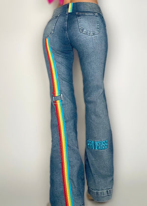 Y2K Rare Rainbow Bondage Flared Jeans & Heart Belt – Size 4